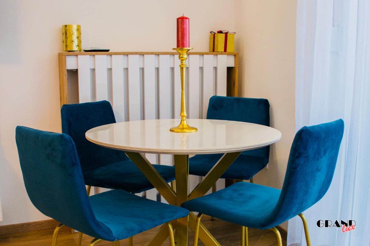 Grand Lux Apartment Добой Экстерьер фото