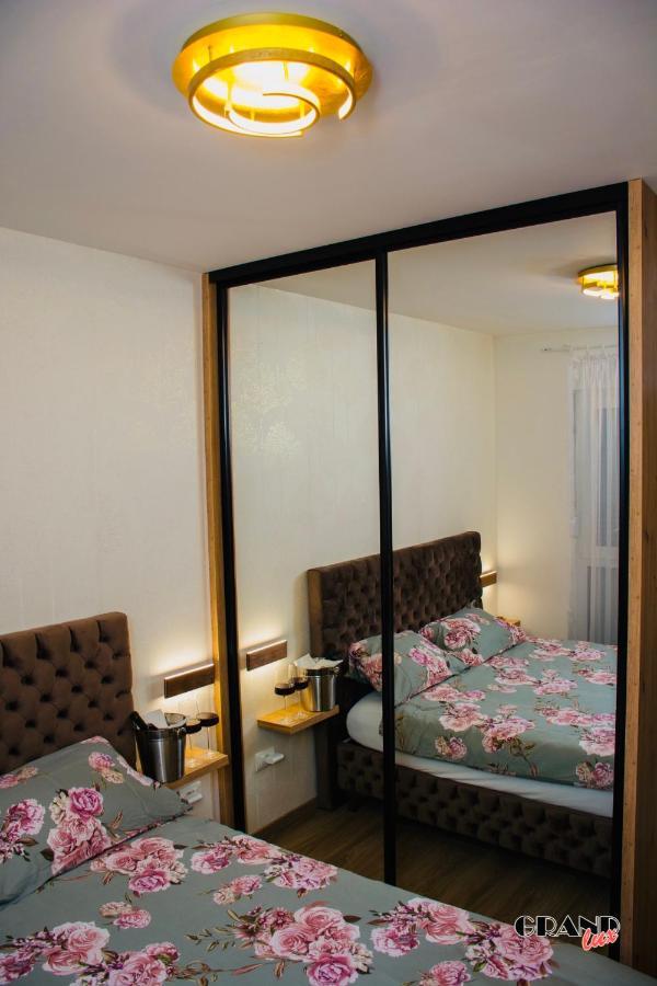 Grand Lux Apartment Добой Экстерьер фото