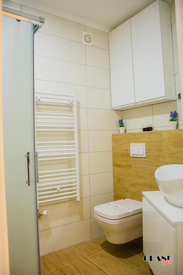 Grand Lux Apartment Добой Экстерьер фото