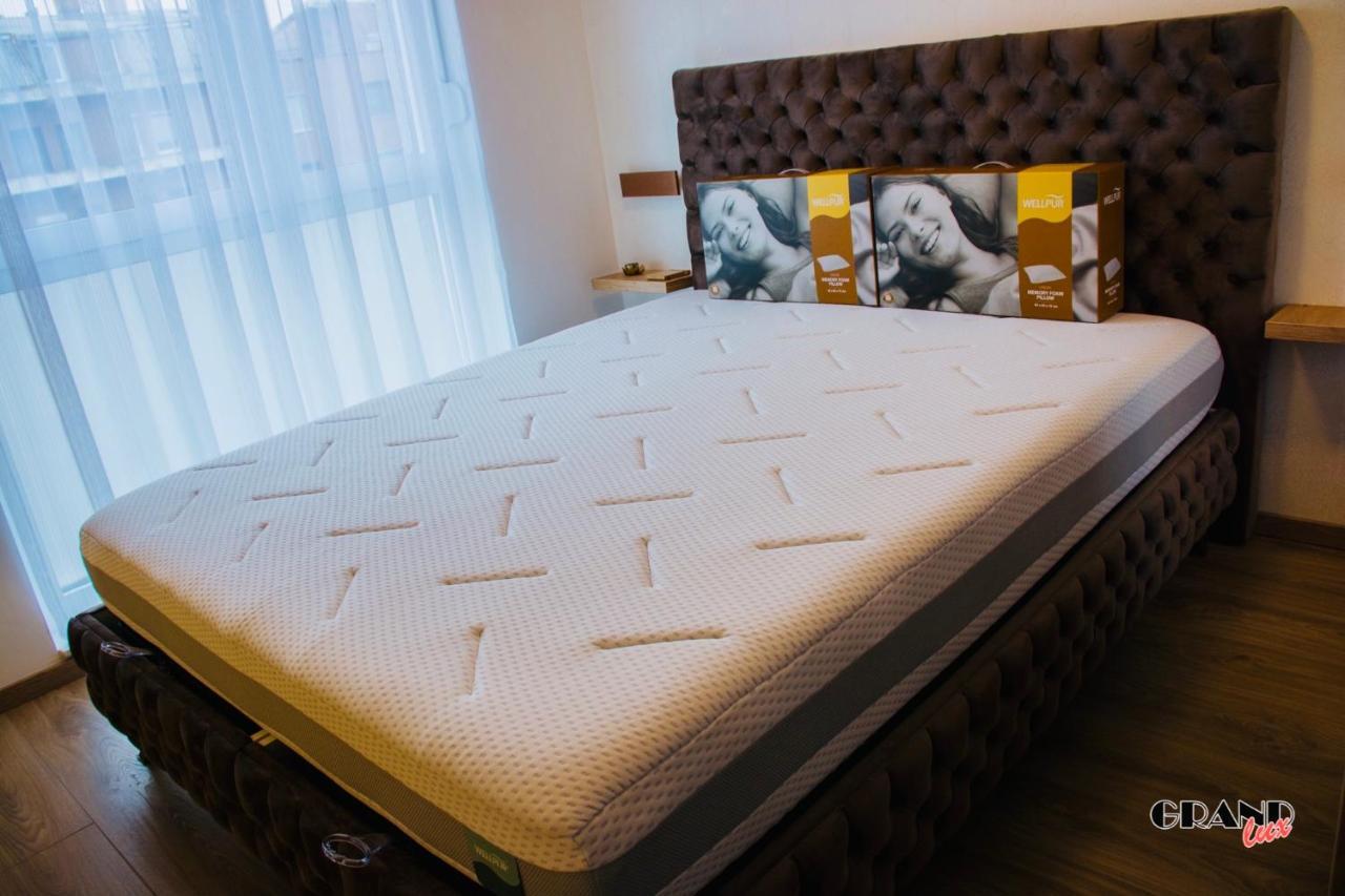 Grand Lux Apartment Добой Экстерьер фото