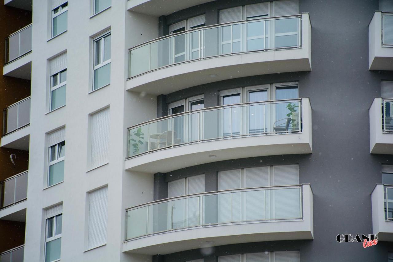 Grand Lux Apartment Добой Экстерьер фото